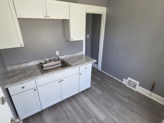 5th image of 2094 W 104th St #2