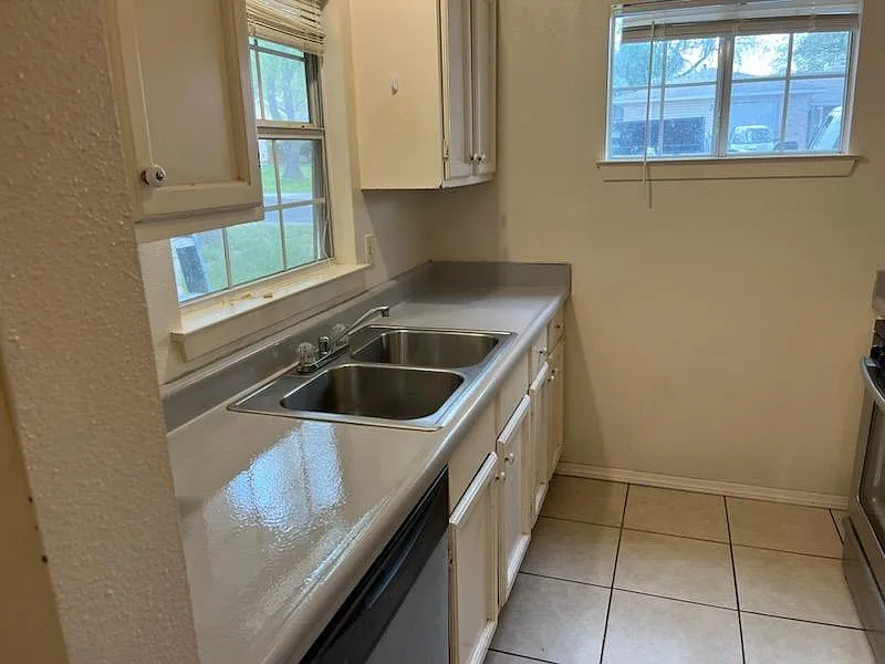 4 bed, 1225 sqft, $1,260 — Photo 1