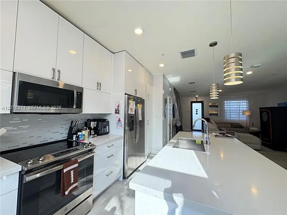 10413 NW 82nd St #Townhouse 3