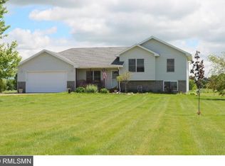 959 Fraser Ln, Hudson, WI 54016