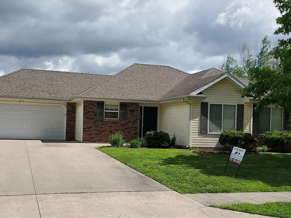 1st image of 903 Manhattan Dr
