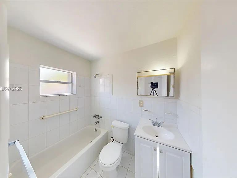 6811 SW 16th St — Photo 18