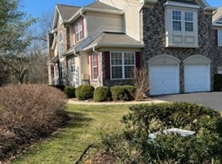 23 Ebersohl Cir, Whitehouse Station, NJ 08889