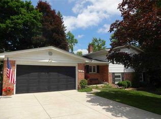 33118 Shiawassee Rd, Farmington, MI 48336