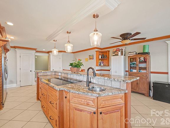 4th image of 809 New Sterling Rd