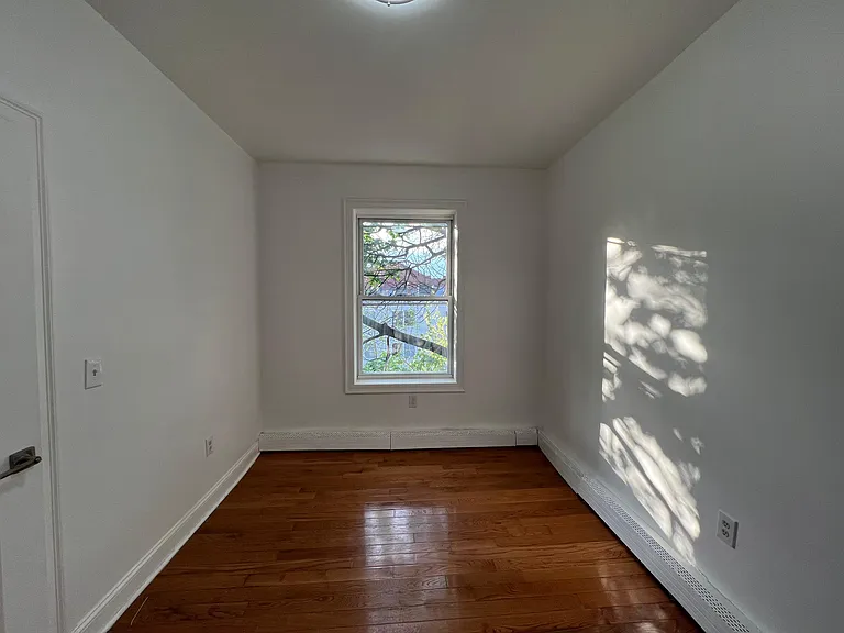 211 Woodward St #12E — Photo 10
