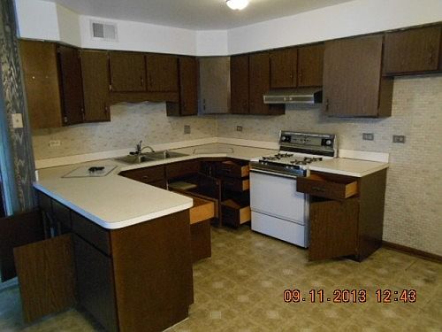 3rd image of 608 Thornwood Dr