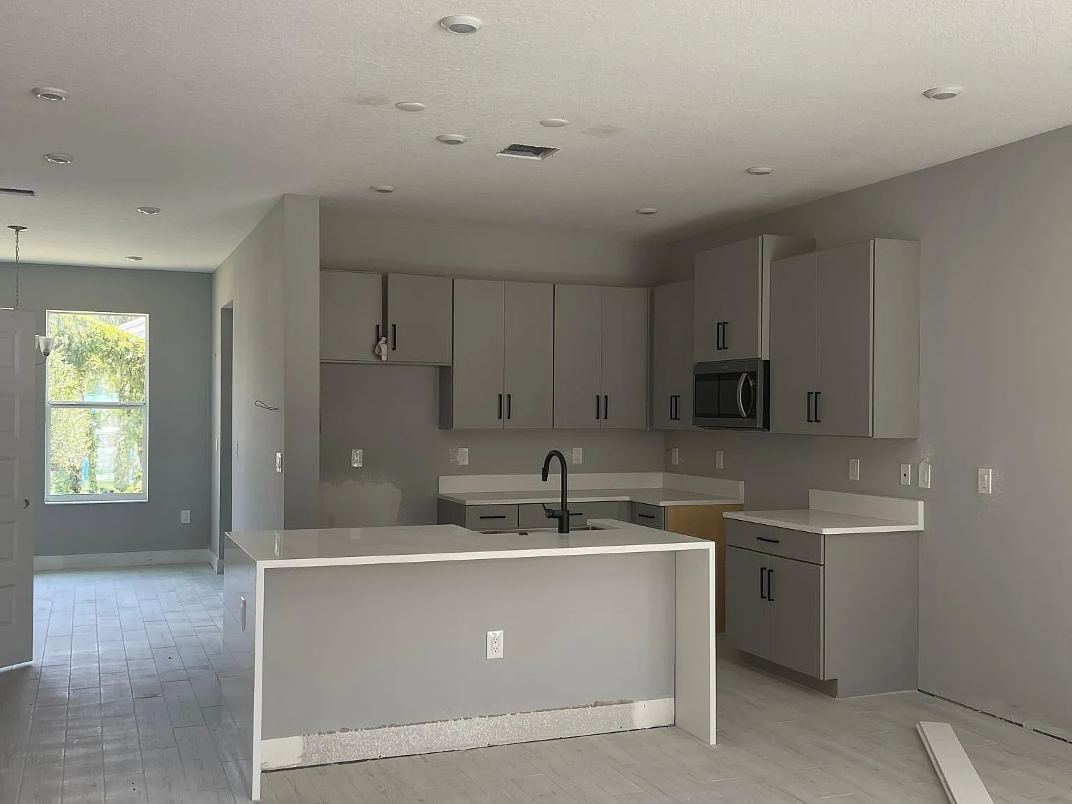 306 W Curtis St — Photo 3