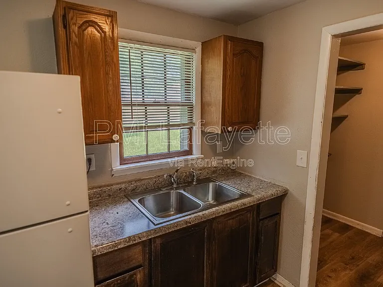 436 Lamplighter Ln — Photo 8