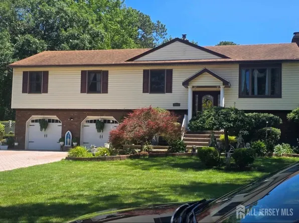 115 Oak St, Old Bridge, NJ 08857