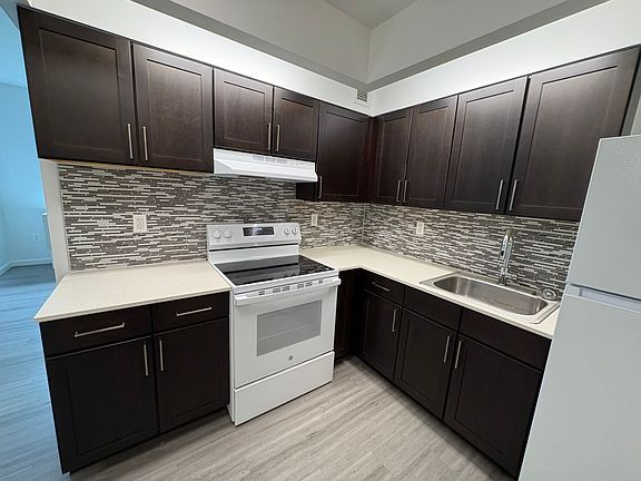 5th image of 302 E 2nd St #2C