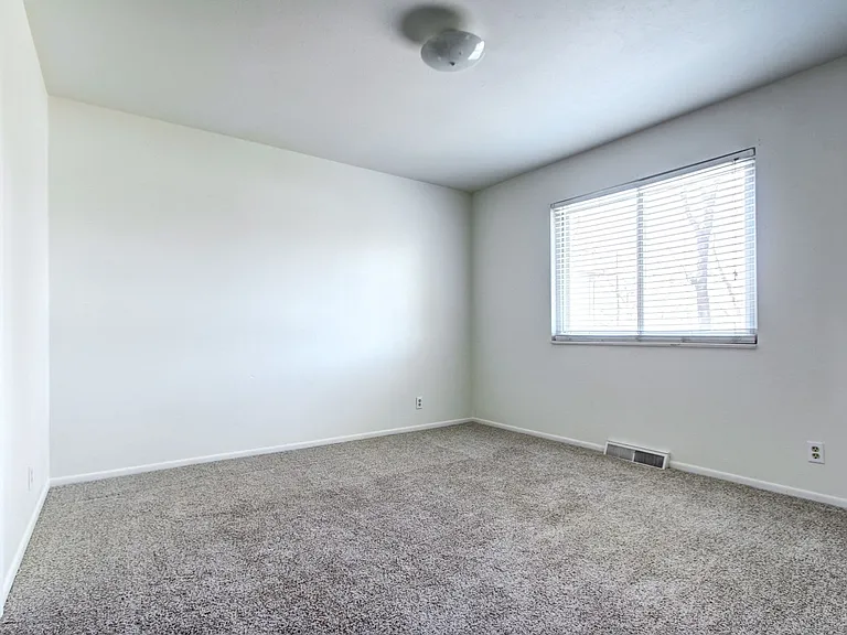 2911 S Clarkson St — Photo 16