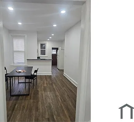 3 bed, $1,900 — Photo 3