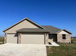 581 E Melton Rd, Ozark, MO 65721