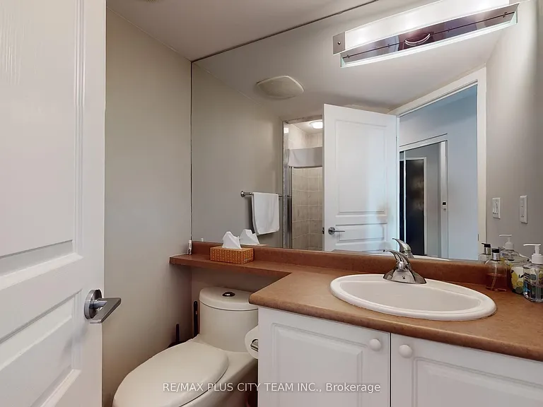 18 Yonge St #2904 — Photo 17