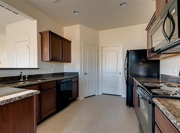 3rd image of 2325 Sablewood Dr