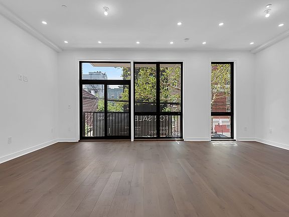 4th image of 145 Conselyea St #B