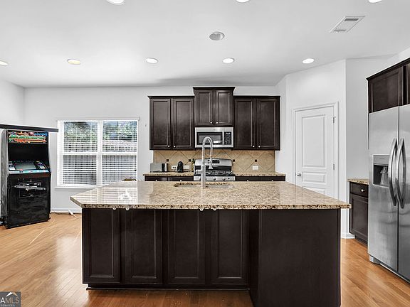 5th image of 7245 Rocking Horse Ln