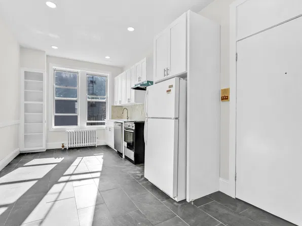 399 4th Ave APT 3L, Brooklyn, NY 11215
