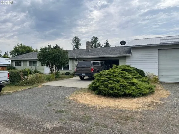 502 W 7th St, Wallowa, OR 97885