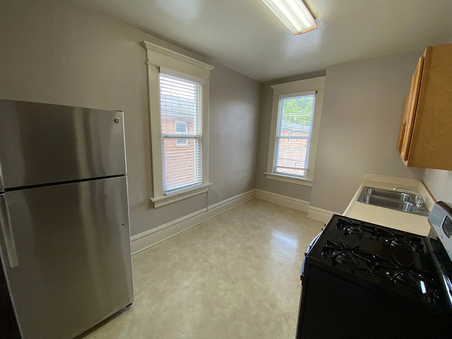 Worthington St 1467-1469 HHR — Photo 3