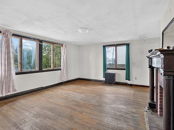 3rd image of 21 Sachem St
