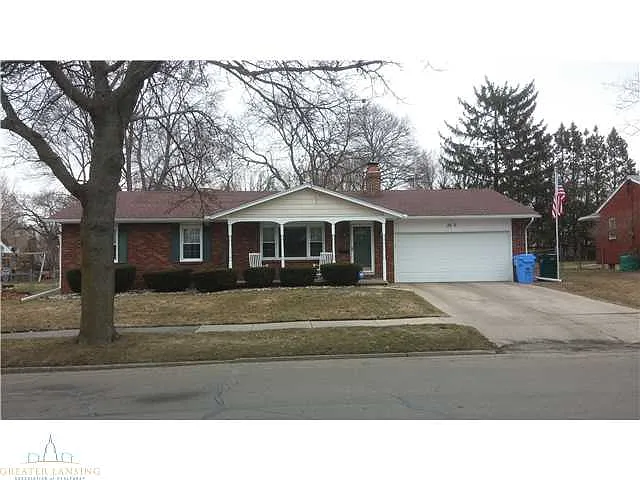 2611 S Deerfield Ave photo 1
