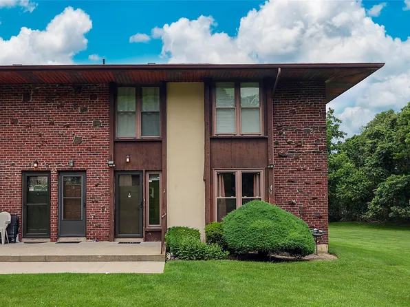 15 Juniper Court #15, Selden, NY 11784
