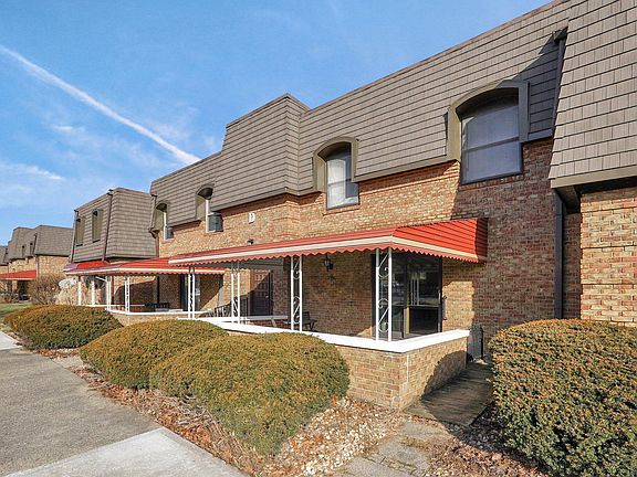 2nd image of 625 Country Club Dr APT D3