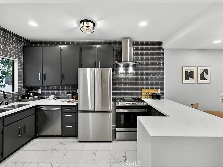 2500 Abbot Kinney Blvd #9 — Photo 1