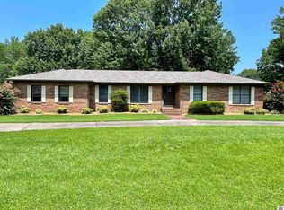 1800 Gatesborough Cir, Murray, KY 42071