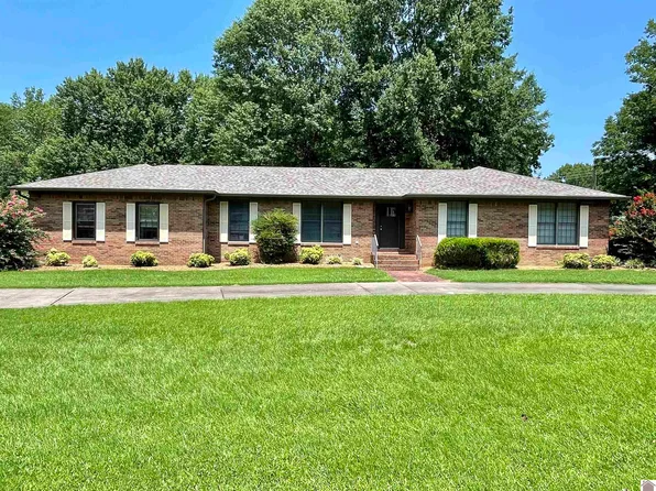 1800 Gatesborough Cir, Murray, KY 42071