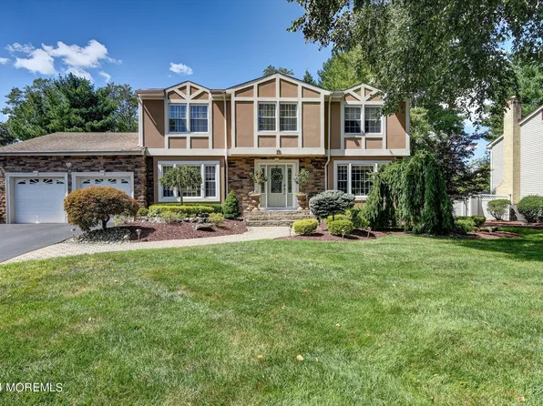 29 Longstreet Road, Manalapan, NJ 07726