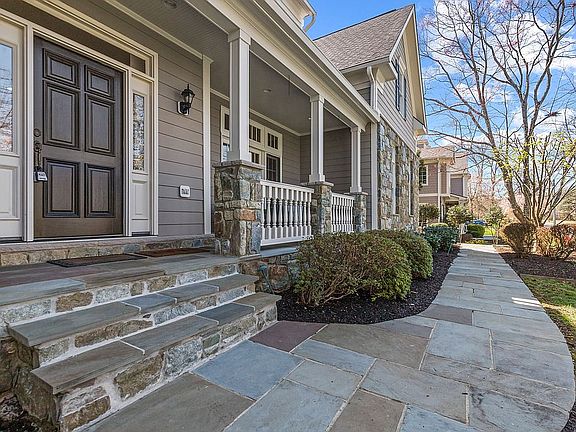 5th image of 7027 Elizabeth Dr