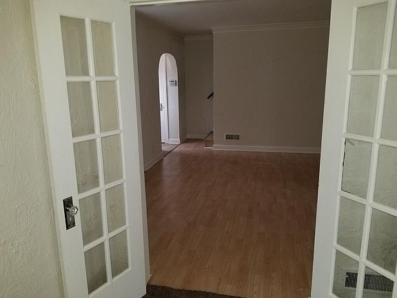 5th image of 1203 E Arcadia Ave