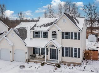 202 Woodstream Dr, Grand Island, NY 14072