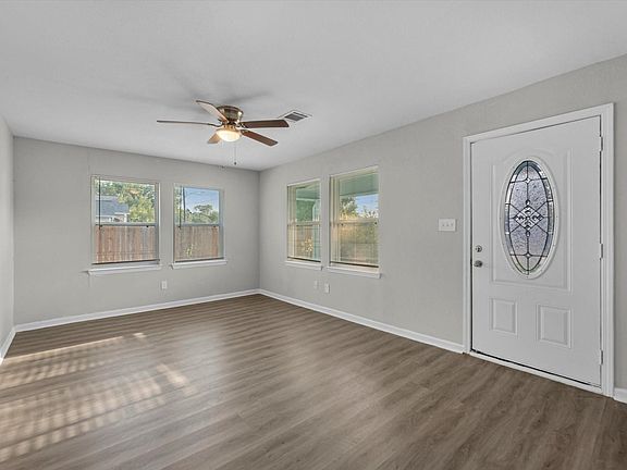 3rd image of 114 Weldon St