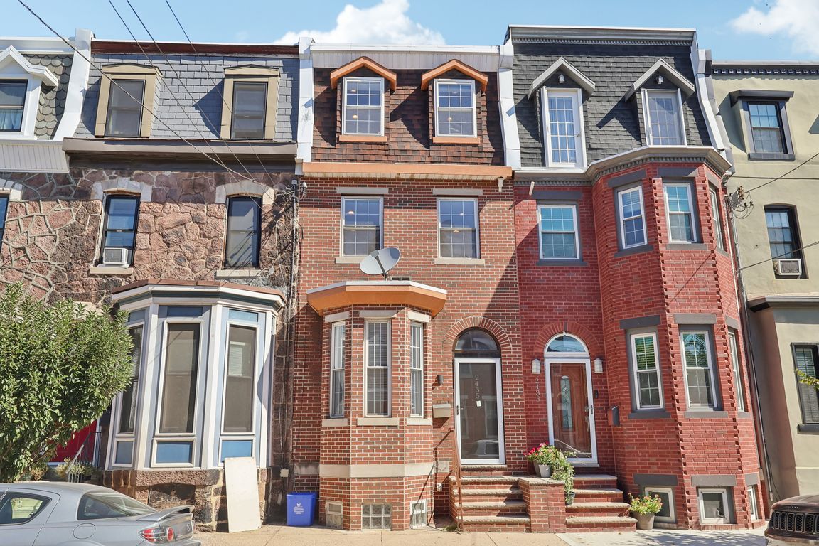 Christian St-S3108-001.jpg