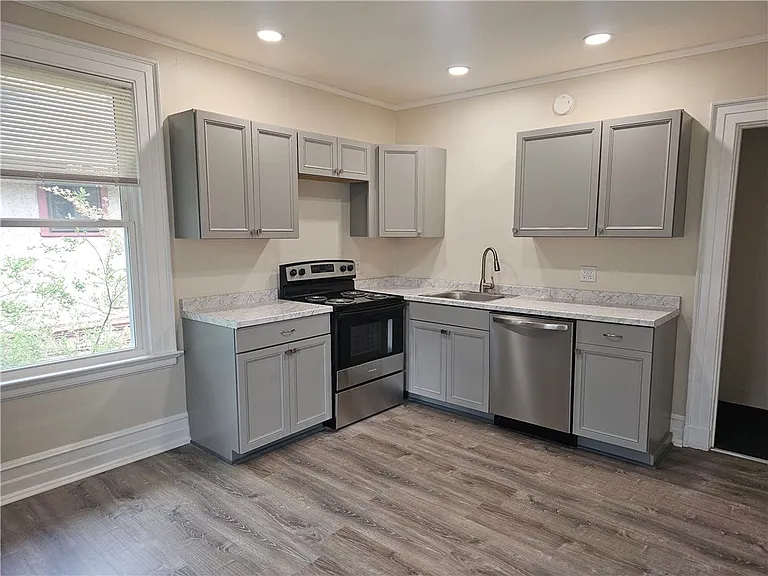 180 Dartmouth St #2-1 — Photo 2
