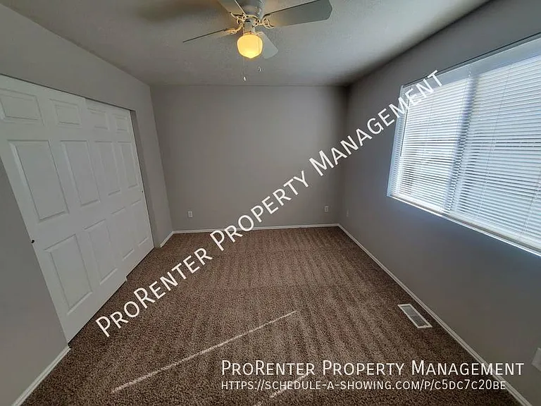 4252 Midland Dr — Photo 14