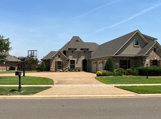 215 Poydras Ave, Bossier City, LA 71111