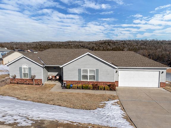 4th image of 406 Spring Meadow Parkway