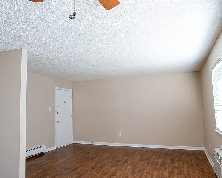 Prentice House Apartments — Photo 20