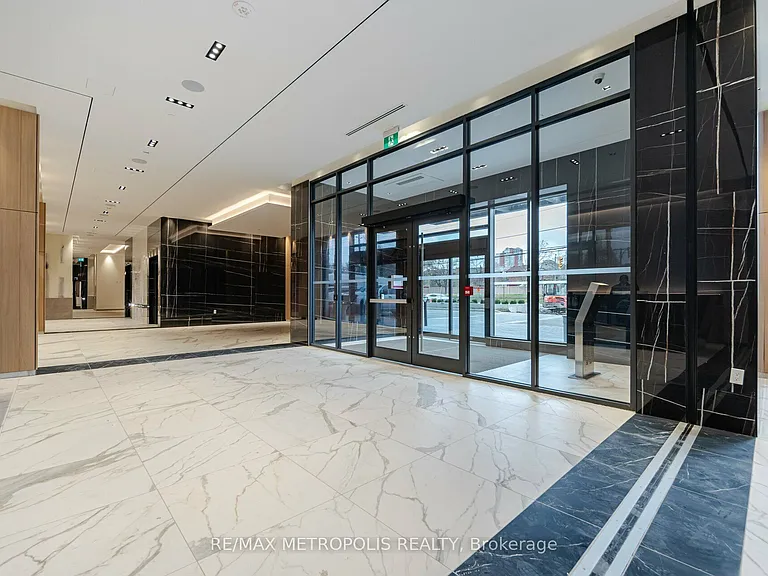 202 Burnhamthorpe Rd E #1704 — Photo 3
