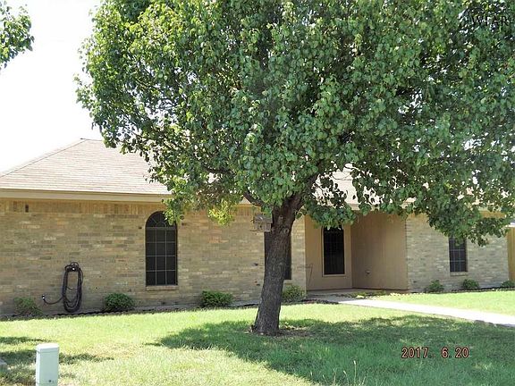 2nd image of 104 Tumbleweed Ct