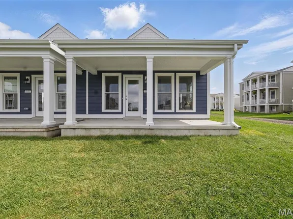 4005 Marais Temps Clair Dr, Saint Charles, MO 63301