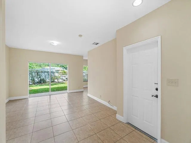809 Talia Cir E — Photo 7