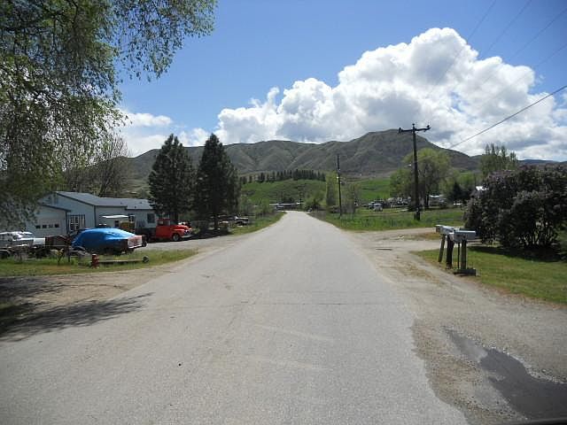 2nd image of 6 Harris Creek Ln