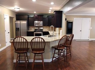 18 Harmon Dr, Lebanon, IL 62254