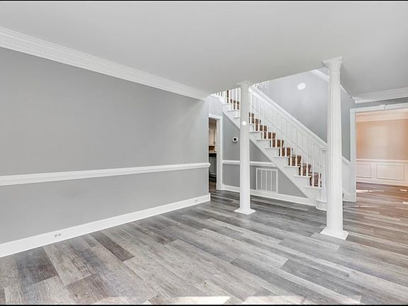3rd image of 504 Martineau Dr